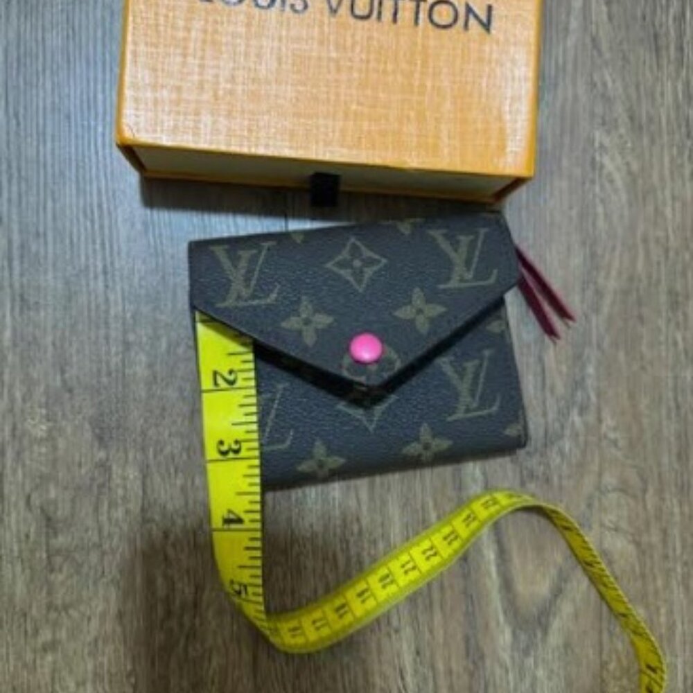 Louis Vuitton Zoe Wallet with box - Picture 9 of 13
